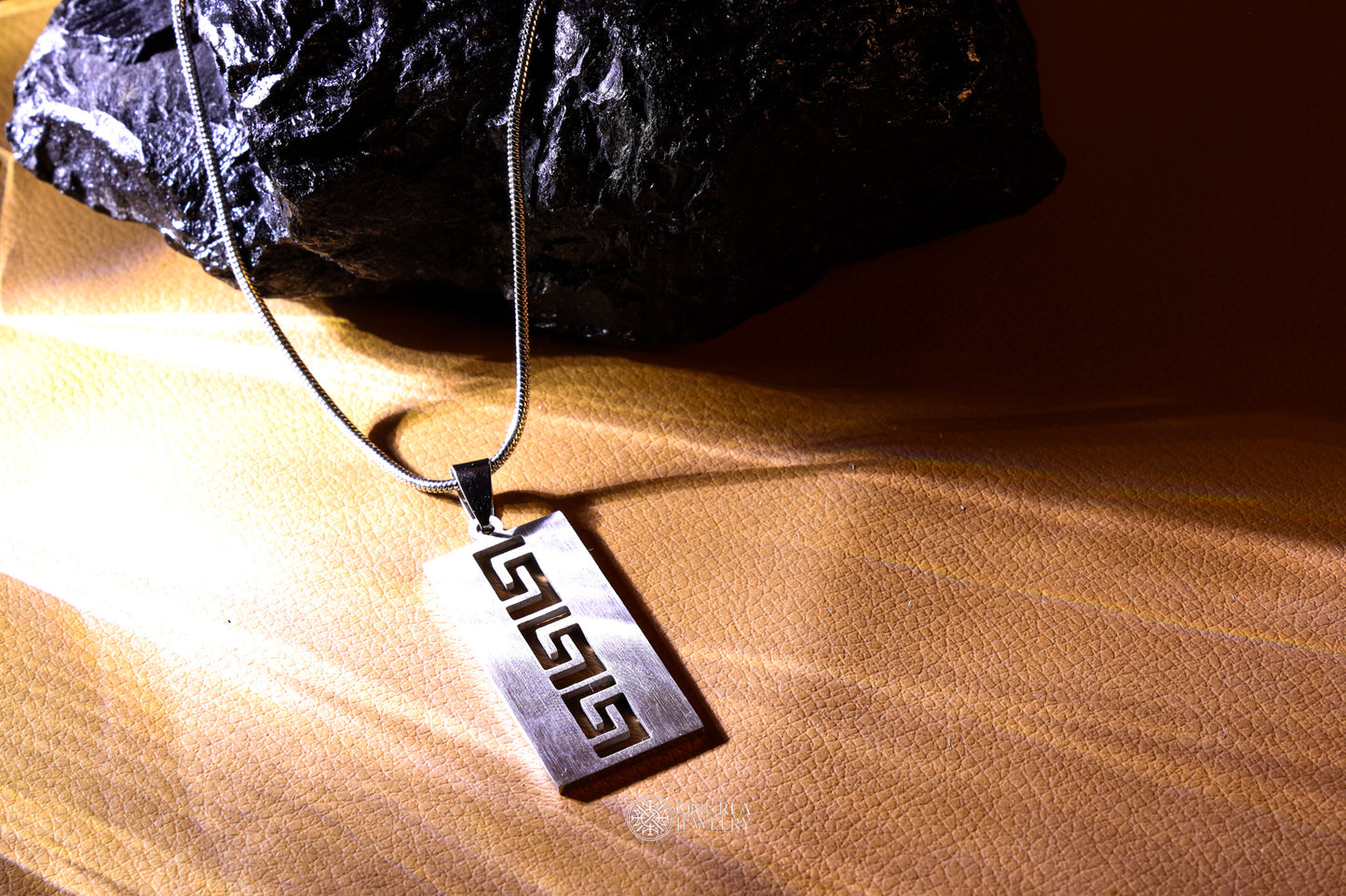 Geometric Pattern Bar Necklace